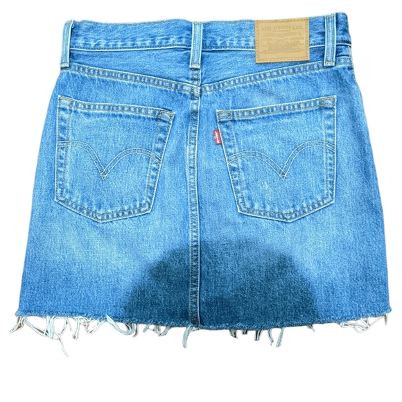 NWOT LEVi's Big E Denim skirt, cut off raw hem, button fly, vintage inspired - Picture 8 of 14